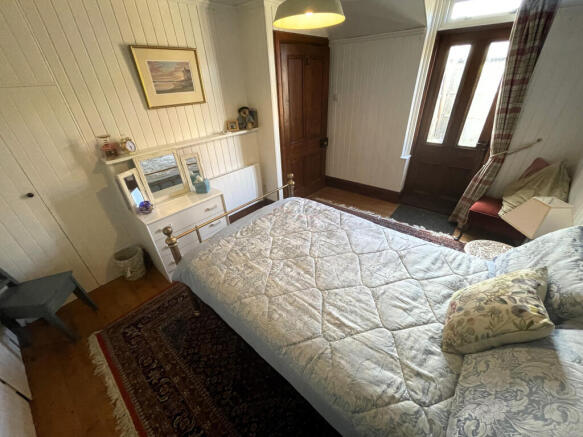 Bedroom b.JPG