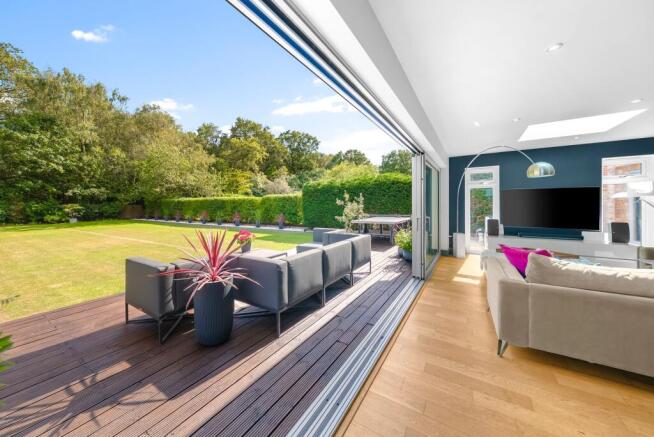 4 bed Detached for sale Image 10