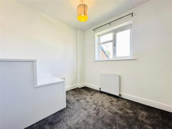 3 bed Terraced to rent Image 12