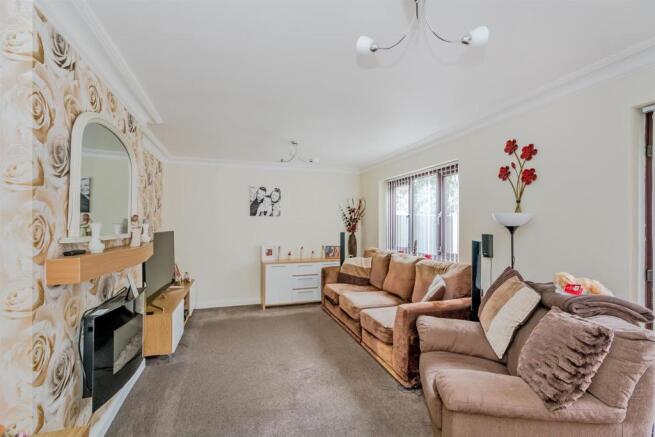 Dovedale, Cannock, WS11 5TF-1.jpg