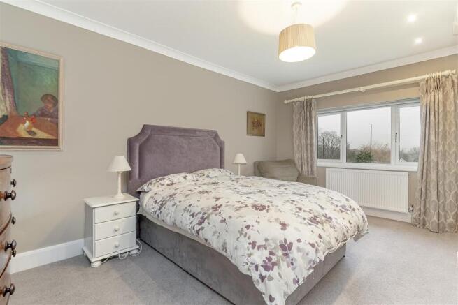 3 bed Detached for sale Image 10