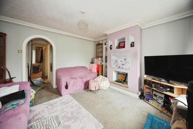 Lowry Drive, Houghton Regis, Dunstable photo 4