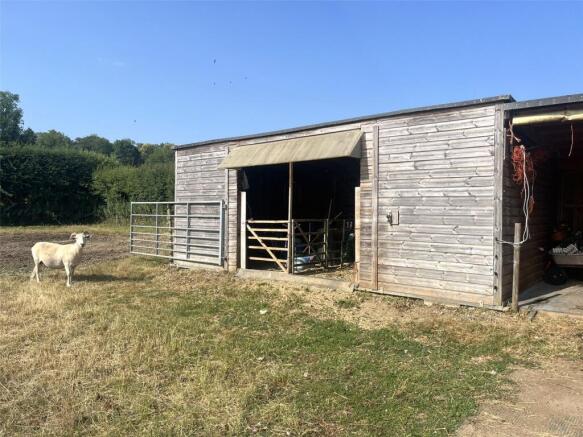 Land At Bedwyn Brail
