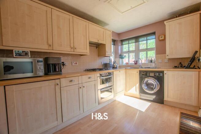 7 packmores - kitchen.jpg