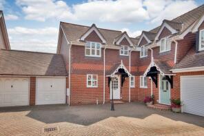 3, Holmden Court, High Street, Edenbridge TN8 5DP