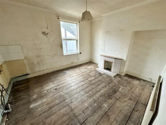 4 bed Block of Apartments for sale Image 10