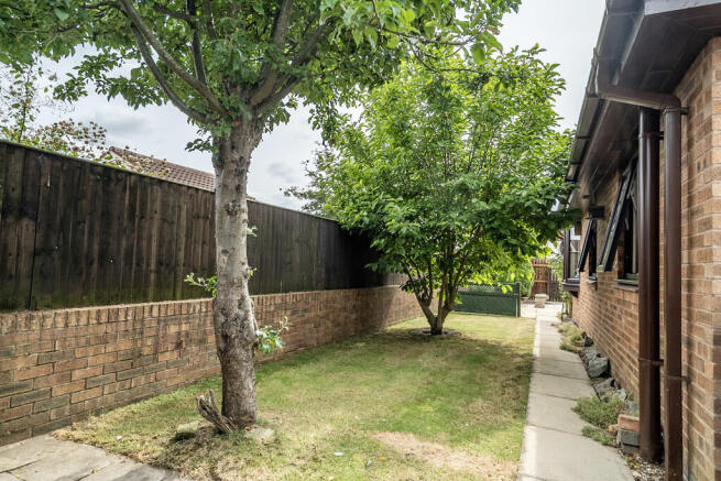 3 bed Detached Bungalow for sale Image 11