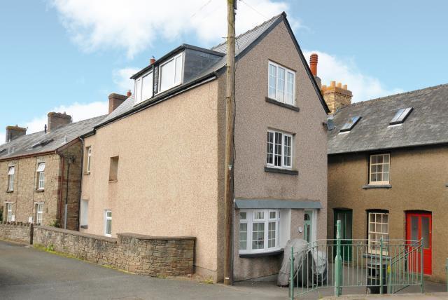 Conveniently located Townhouse