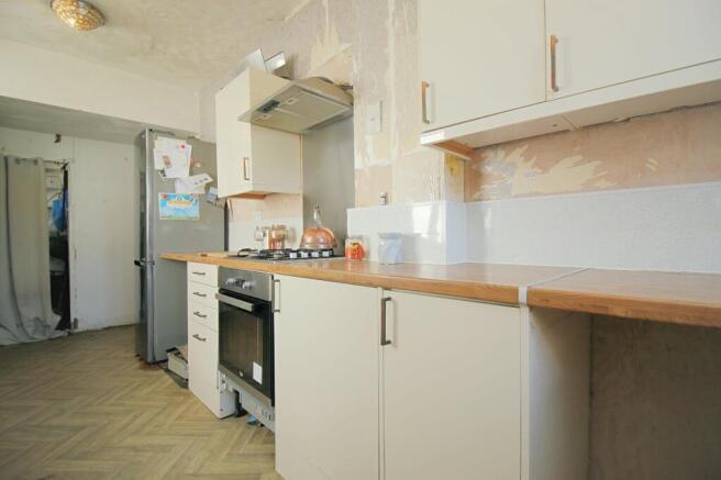 3 bed Semi-Detached for sale Image 6