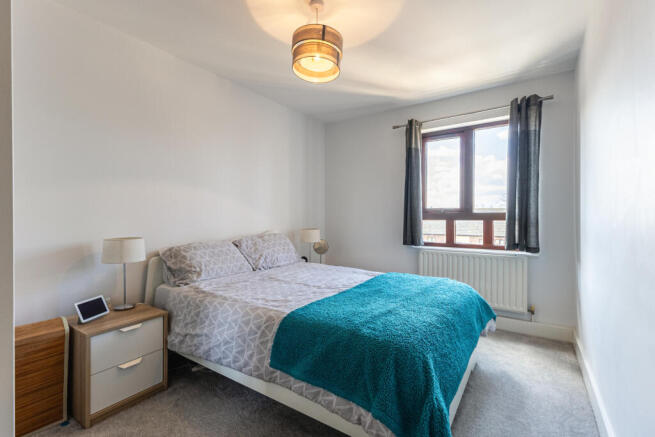 2 bed Flat for sale Image 7