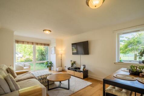 34/2 East Fettes Avenue, Fettes, Edinburgh, EH4 1RE