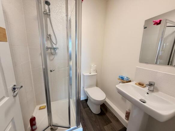 2 bed Flat to rent Image 8