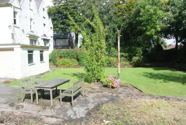 Side & Rear Gardens