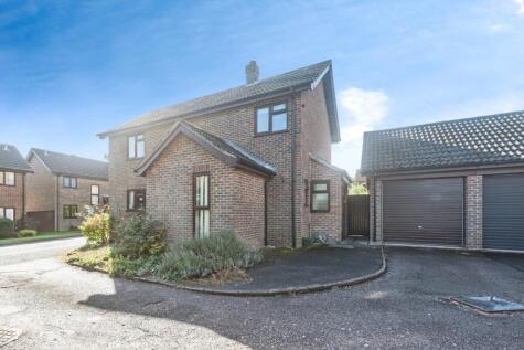 Ramptons Meadow, Tadley, Hampshire, RG26