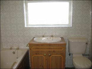 1st Floor Bathroom