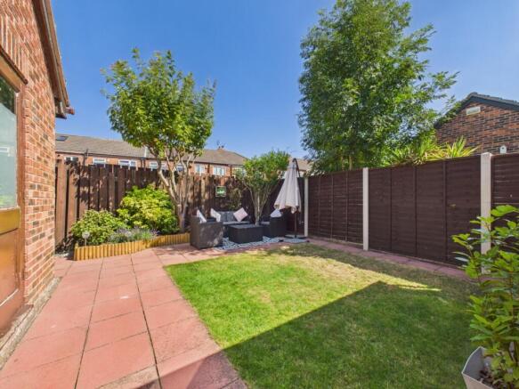 4 bed Semi-Detached for sale Image 4