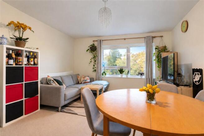 2-bed parking on Champion Hill, London, SE5, £475,000