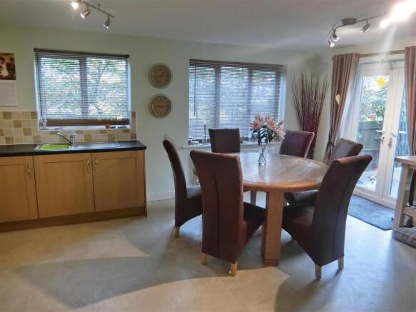 Spacious Living Kitchen