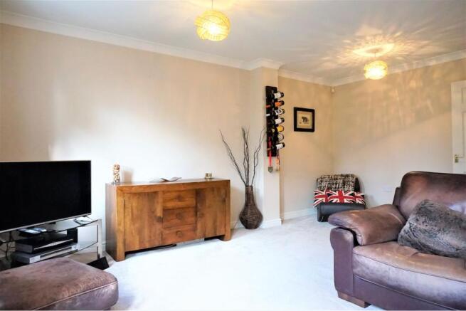 Lounge/Dining Room