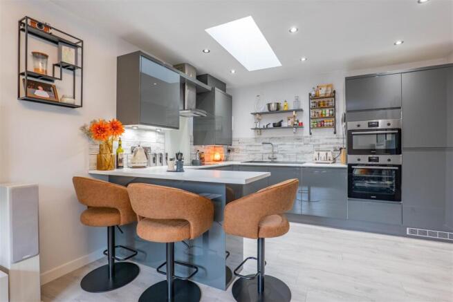Lounge/Kitchen