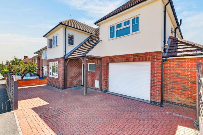 Pipers Hill Road, Kettering, NN15 photo 4