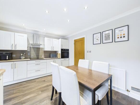 4 bed Detached for sale Image 5
