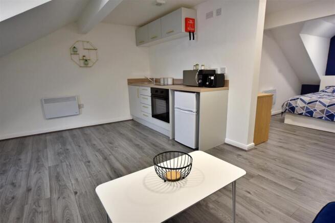 1 bed Apartment to rent Image 4