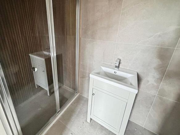 4 bed Semi-Detached for sale Image 8