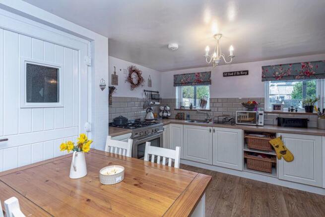 KITCHEN/DINER