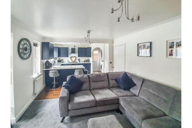 Lounge / Kitchen