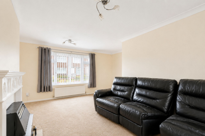 3 bed Terraced to rent Image 4
