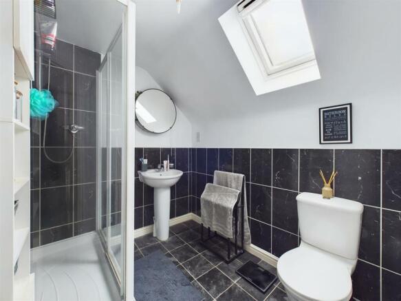 ensuite.jpg