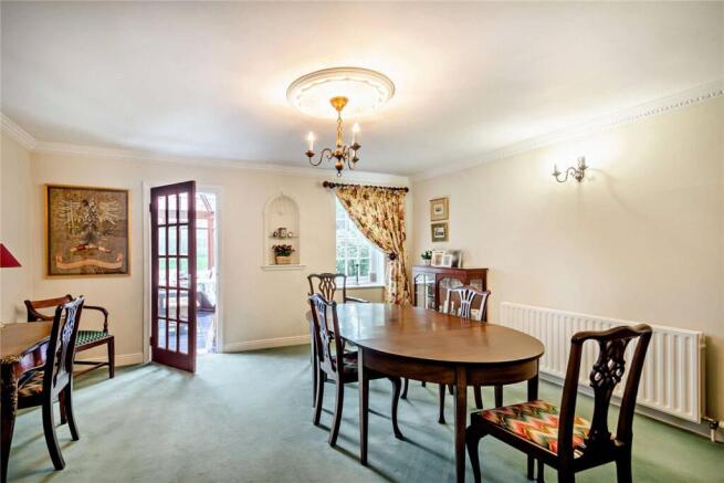 4 bed Detached for sale Image 8