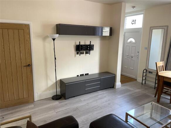 1 bed Terraced to rent Image 6