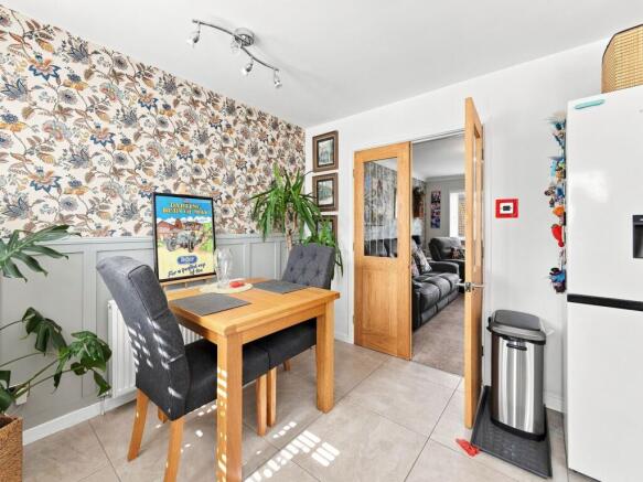 3 bed Semi-Detached for sale Image 9