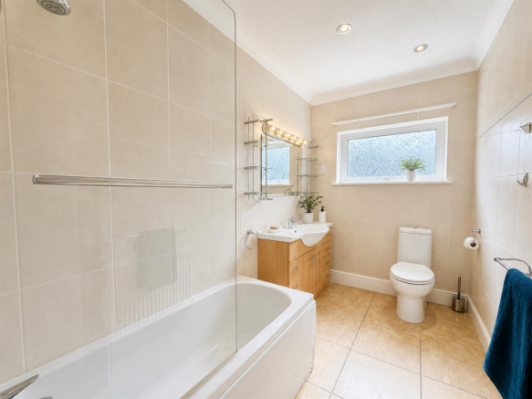 3 bed Detached Bungalow for sale Image 12