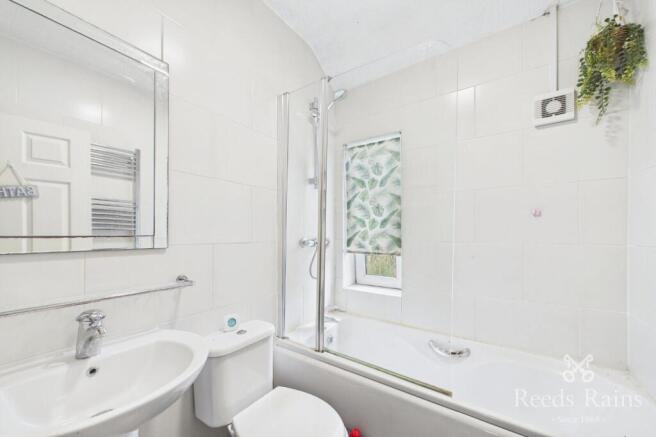 3 bed Terraced for sale Image 11