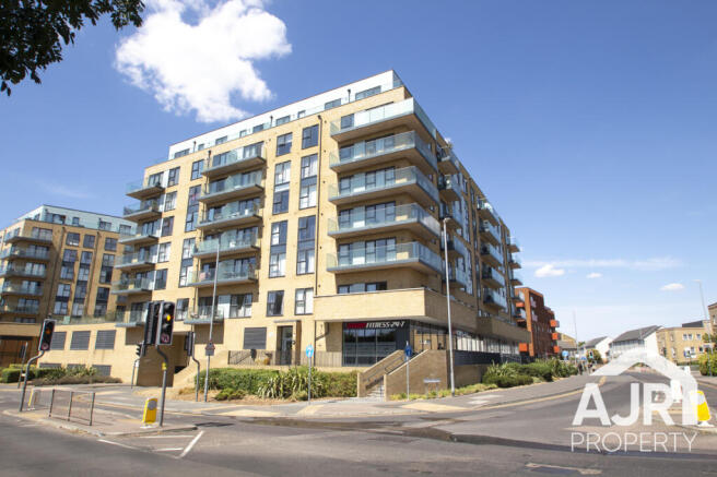 Two bedroom, two bathroom apartment in Dartford