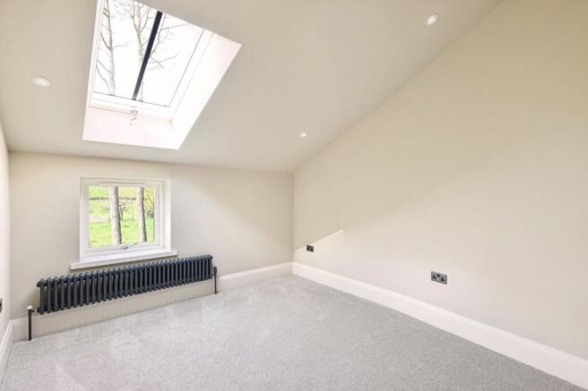 4 bed House for sale Image 12