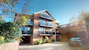 Flat 1, 196 South Court, Dyke Road, Brighton BN1 5AA