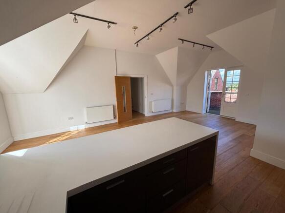 22 Rose Court, The Galleries, Warley, Brentwood, Essex CM14 5GJ photo 4