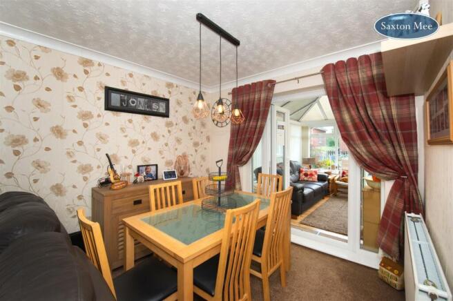 dining room_5732.jpg