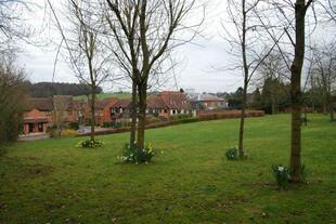 COMMUNAL GROUNDS
