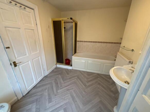 3 bed Terraced to rent Image 9