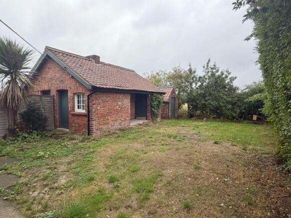 3 bed House to rent Image 11