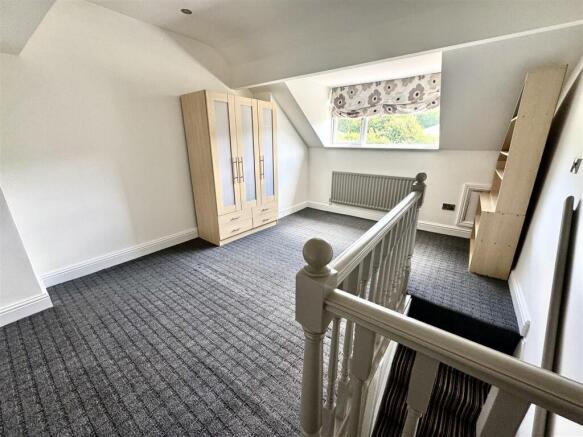 3 bed Terraced to rent Image 10