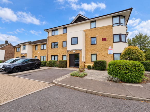 2-bed flat on Oasis Court, Springfield, Chelmsford, £215,000