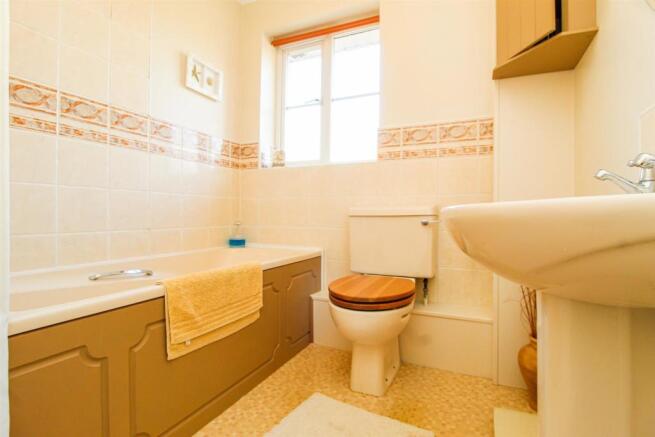 BATHROOM/W.C.