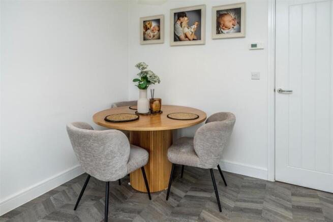 2 bed House for sale Image 8