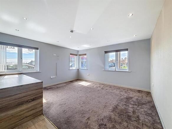 2 bed House for sale Image 6